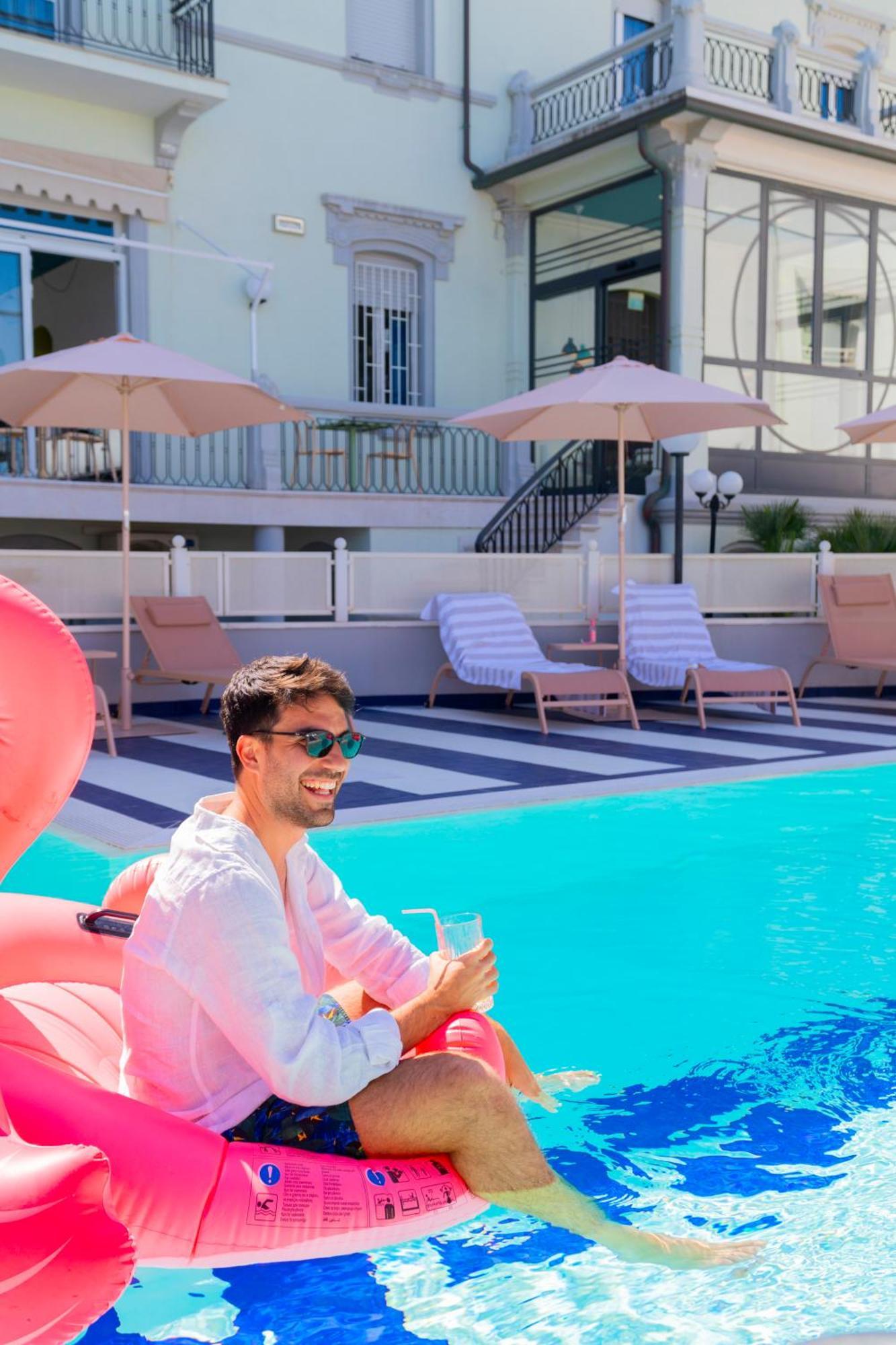 Hotel Belvedere リミニ エクステリア 写真